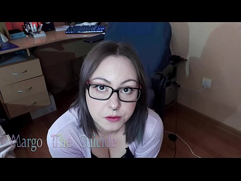 ❤️ Keçika seksî ya bi şûşeyan Dildo bi kûrahî li kamerayê dimije ❤️❌ Vîdyoya porno li me ❌️❤